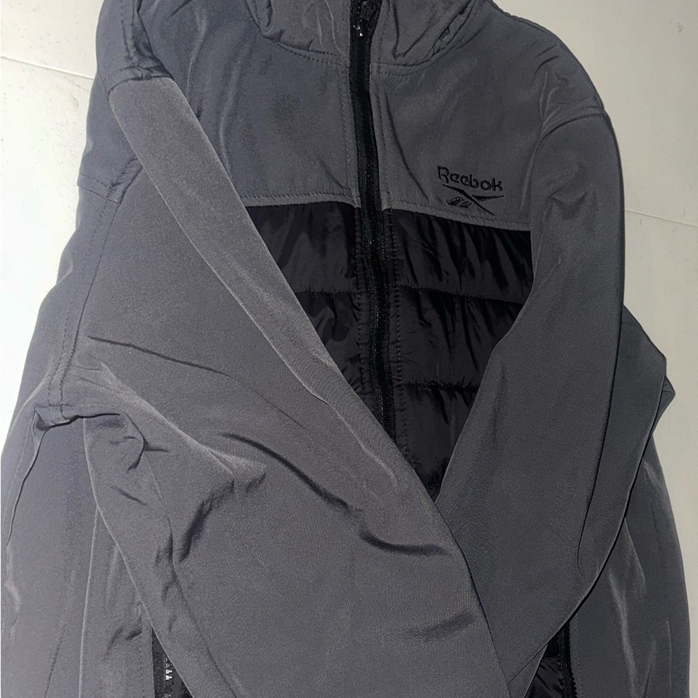 Men’s/woman’s windbreaker size medium